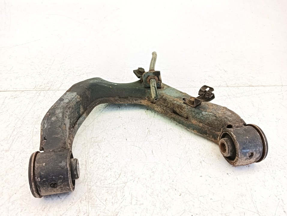 Brazo suspensión Mitsubishi Montero (V60/V70)