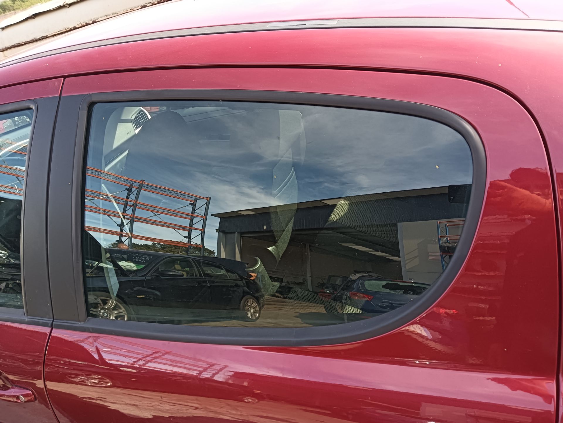 Luna Peugeot 207