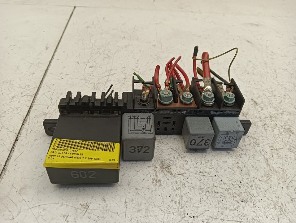 Caja relés / fusibles Audi A6 (4B2)