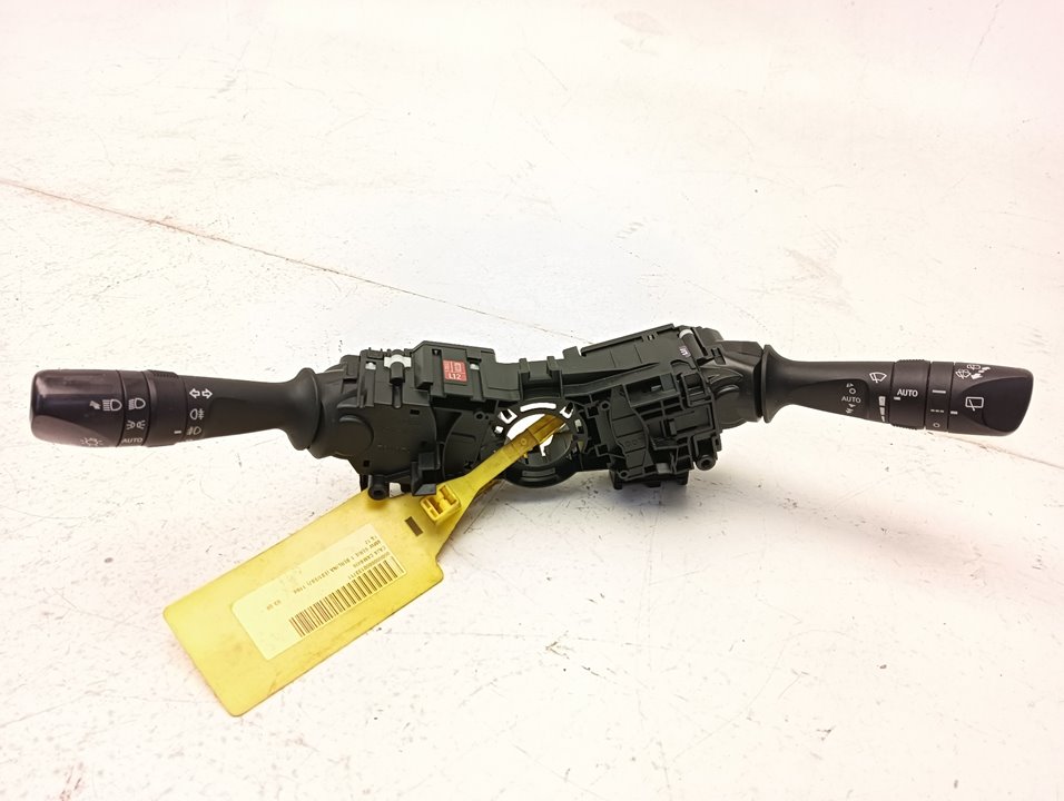 Mando multifuncion Toyota Auris (E18)
