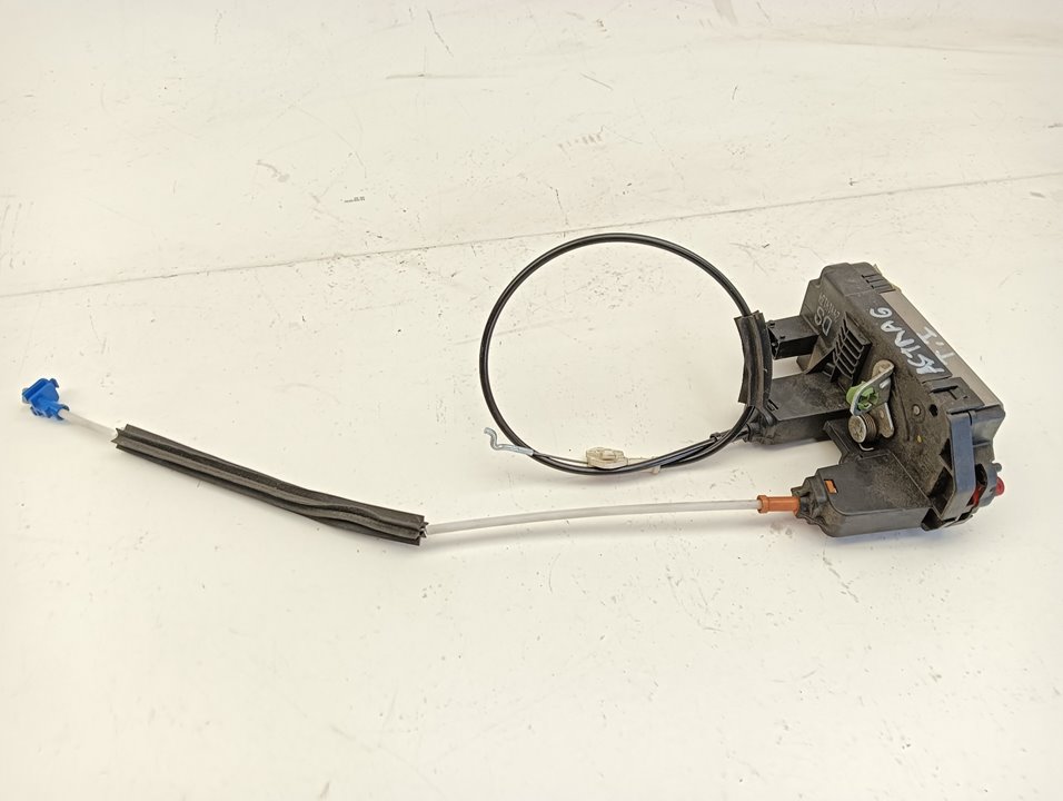 Cerradura puerta Opel Zafira A *