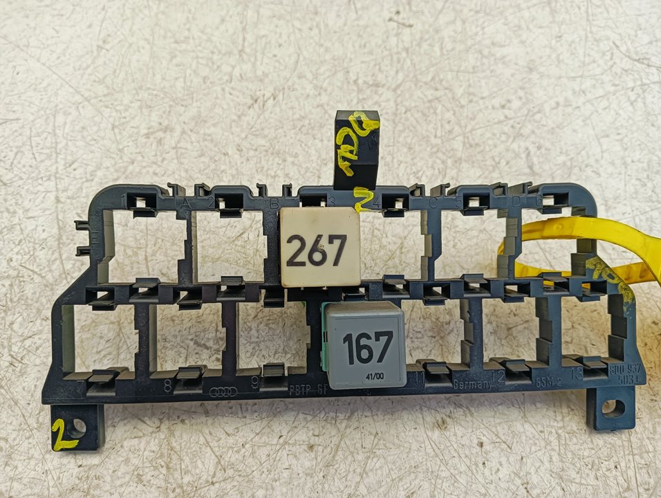 Caja relés / fusibles Volkswagen Passat (3B3)