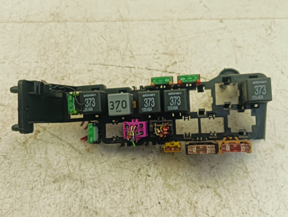 Caja relés / fusibles Audi A6 (4B5)
