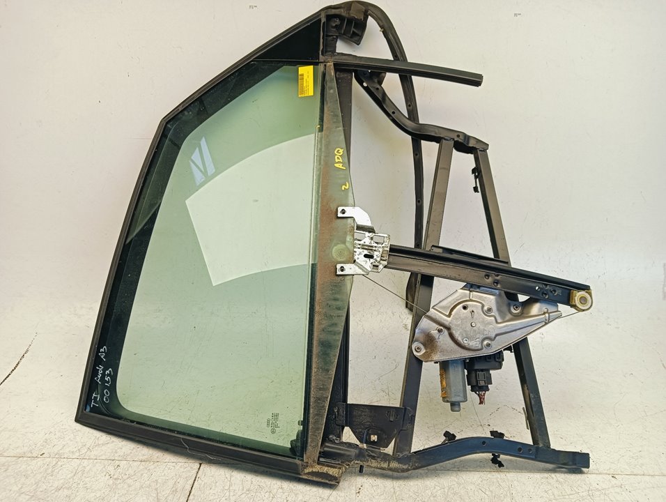 Elevalunas Audi A6 (4B5)