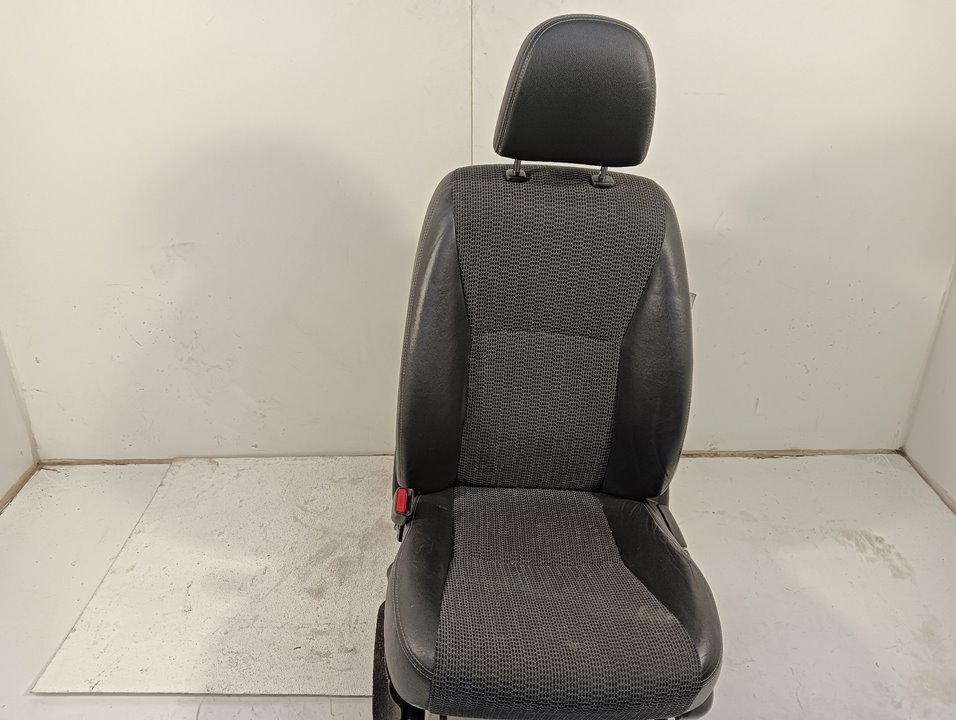 Asiento Toyota Verso (AUR2/ZGR2)