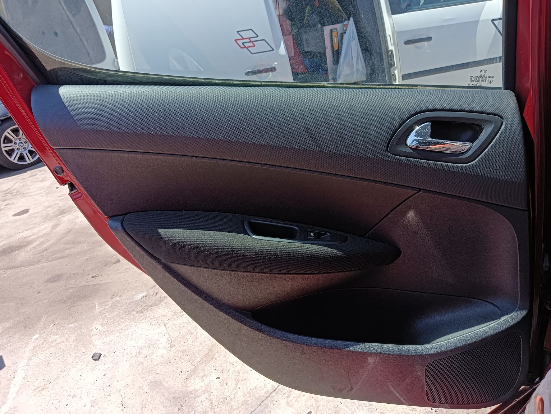 Guarnecido puerta Peugeot 308