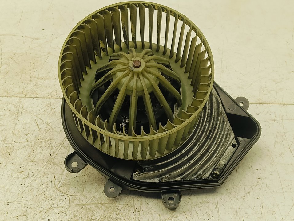 Motor calefacción Volkswagen Passat (3B3)