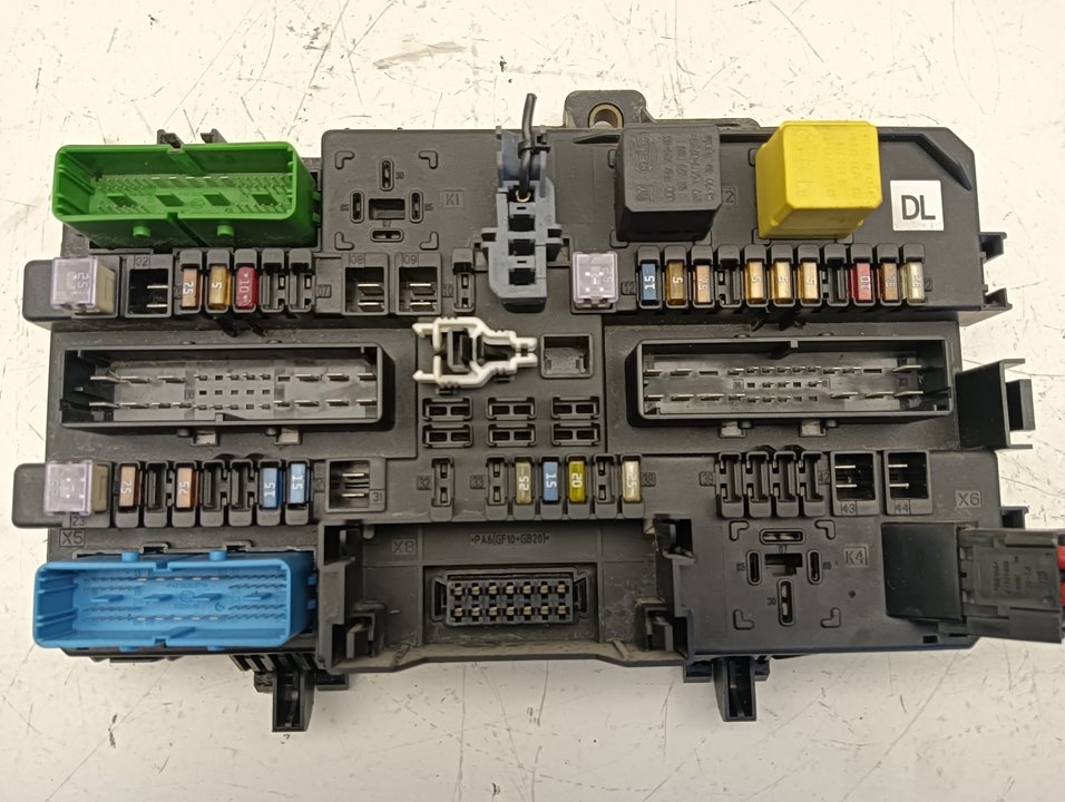 Caja relés / fusibles Opel Astra H
