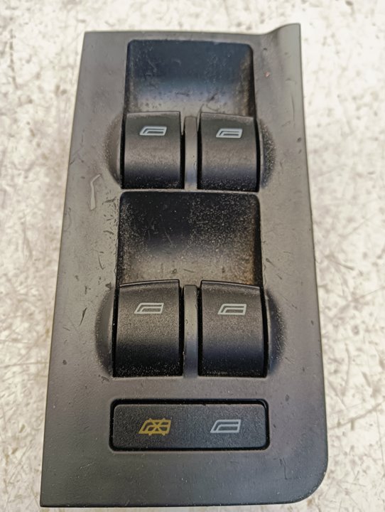 Mando elevalunas Audi A6 (4B5)