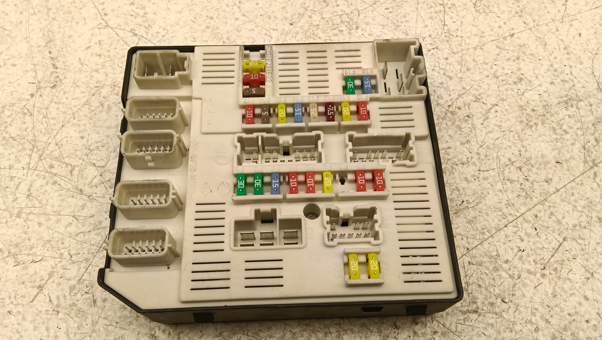 Caja relés / fusibles Renault Megane III