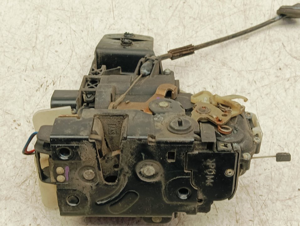 Cerradura puerta Volkswagen Passat (3B3)