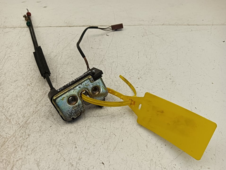 Cerradura maletero / portón Ford Fiesta (CBK)