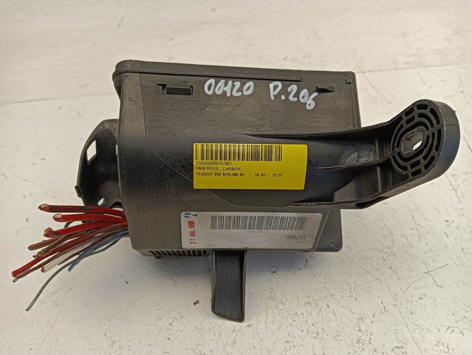 Caja relés / fusibles Peugeot 206