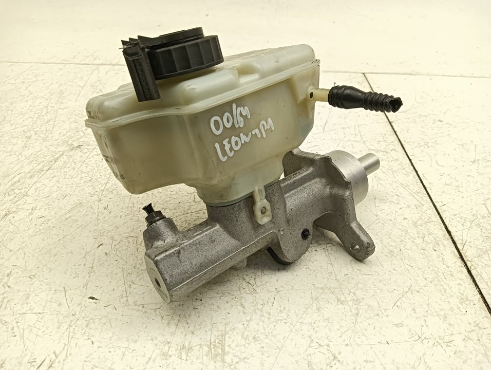 Bomba freno SEAT Leon (1P1)