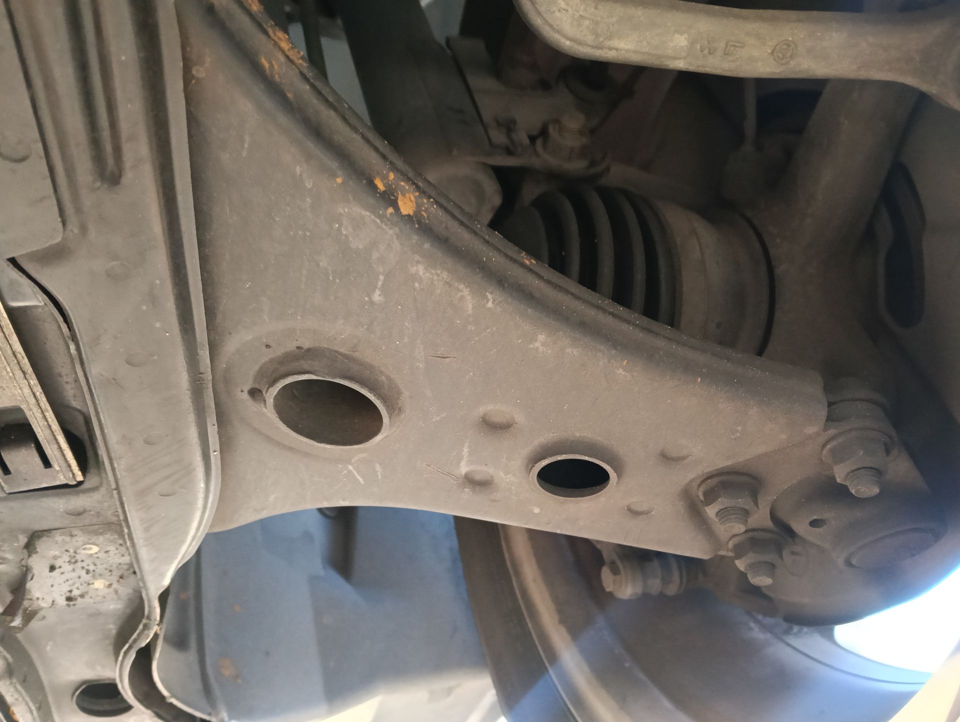Brazo suspensión Mercedes-Benz A (BM 169)