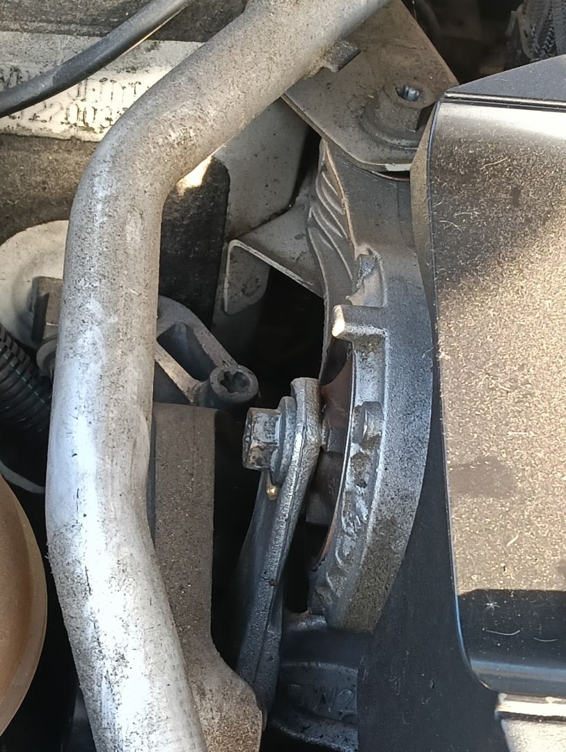 Soporte motor Peugeot 508 (R8)