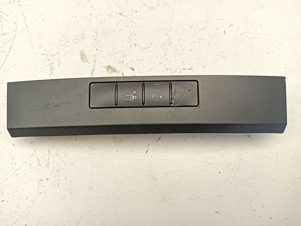 Interruptor Mercedes-Benz E (BM 207)