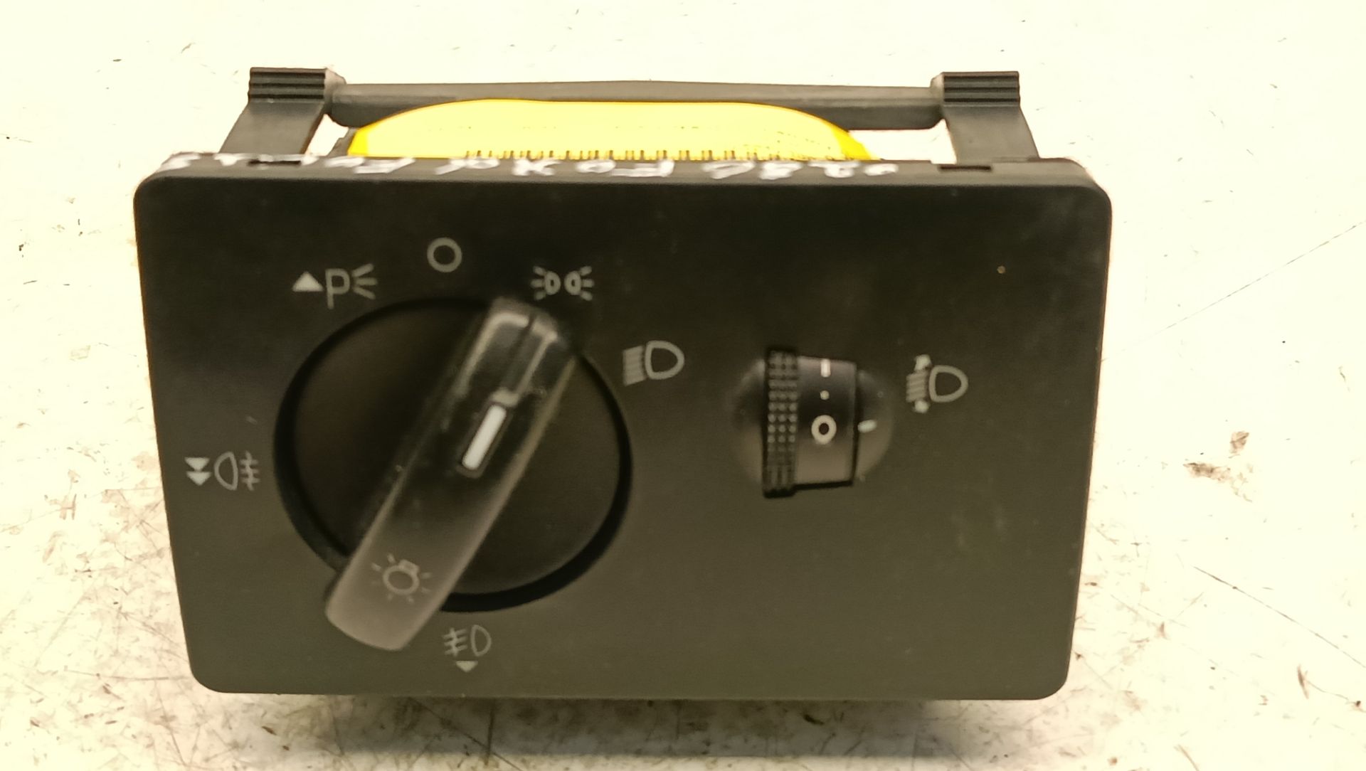 Mando luces Ford Focus (CB4)