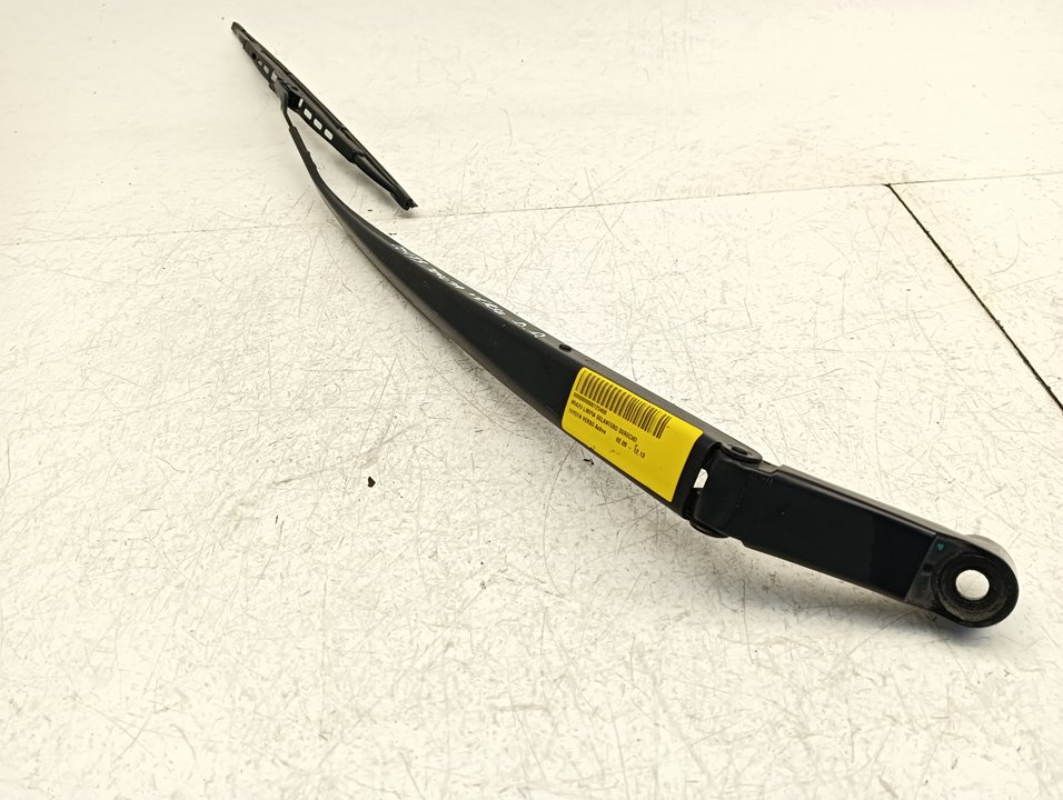 Brazo limpia Toyota Verso (AUR2/ZGR2)