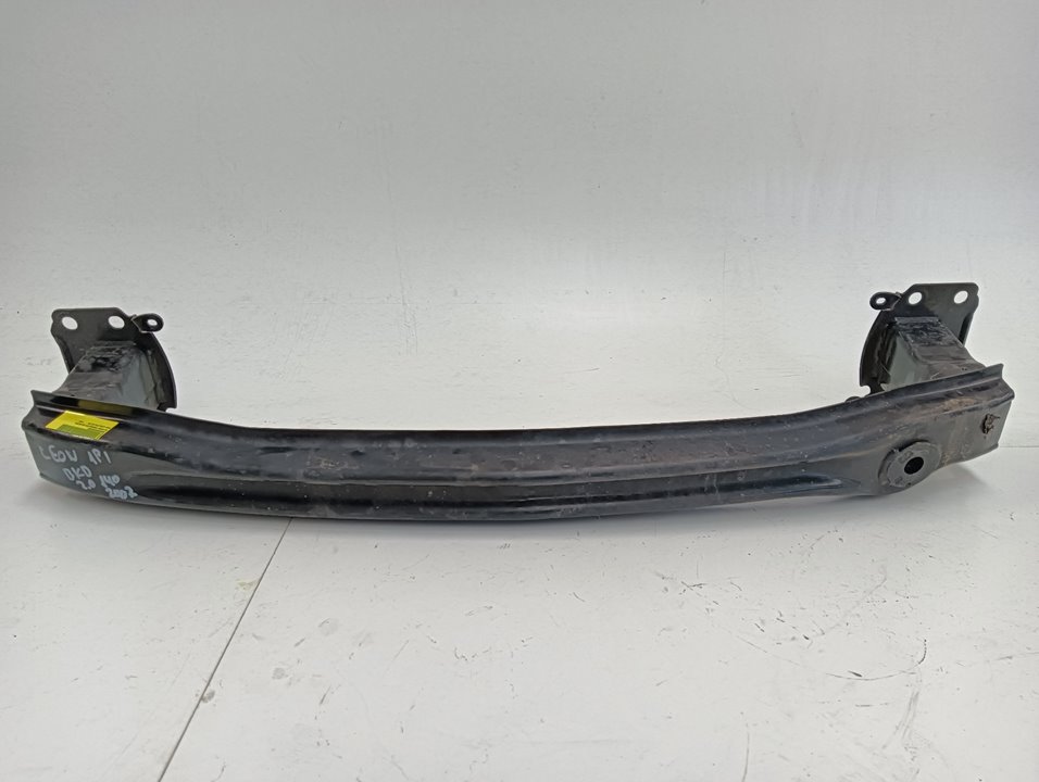 Refuerzo paragolpes SEAT Leon (1P1)