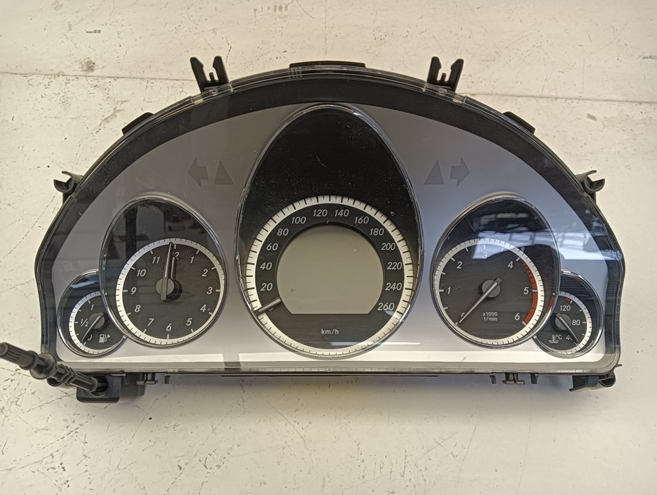 Cuadro instrumentos Mercedes-Benz E (BM 207)