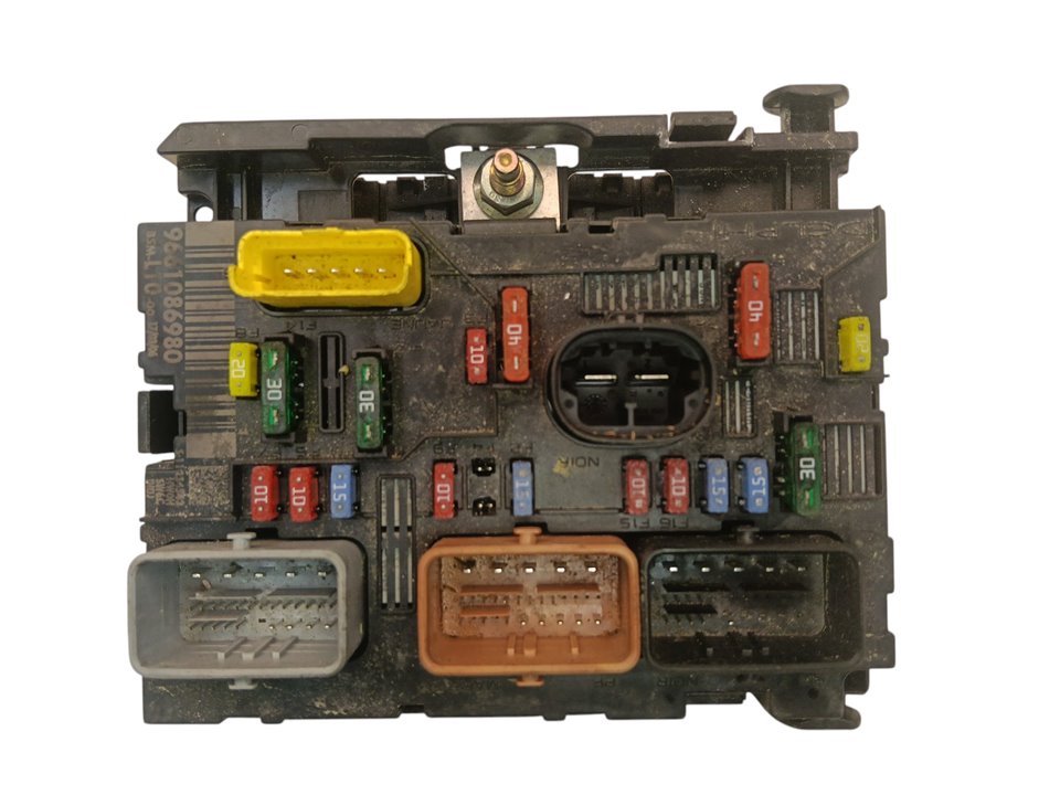 Caja relés / fusibles Peugeot 207