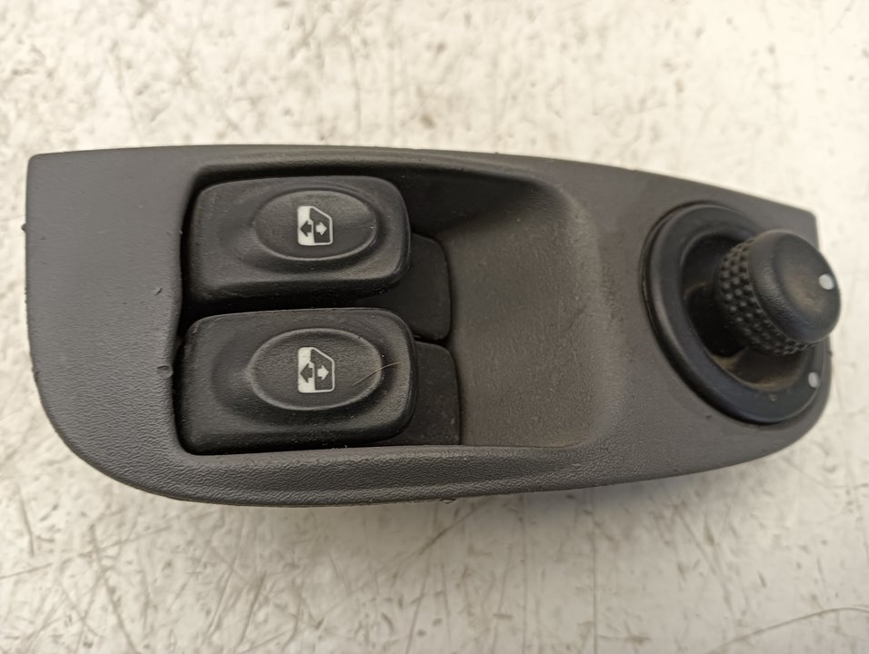 Mando elevalunas Renault Megane I (LA0)
