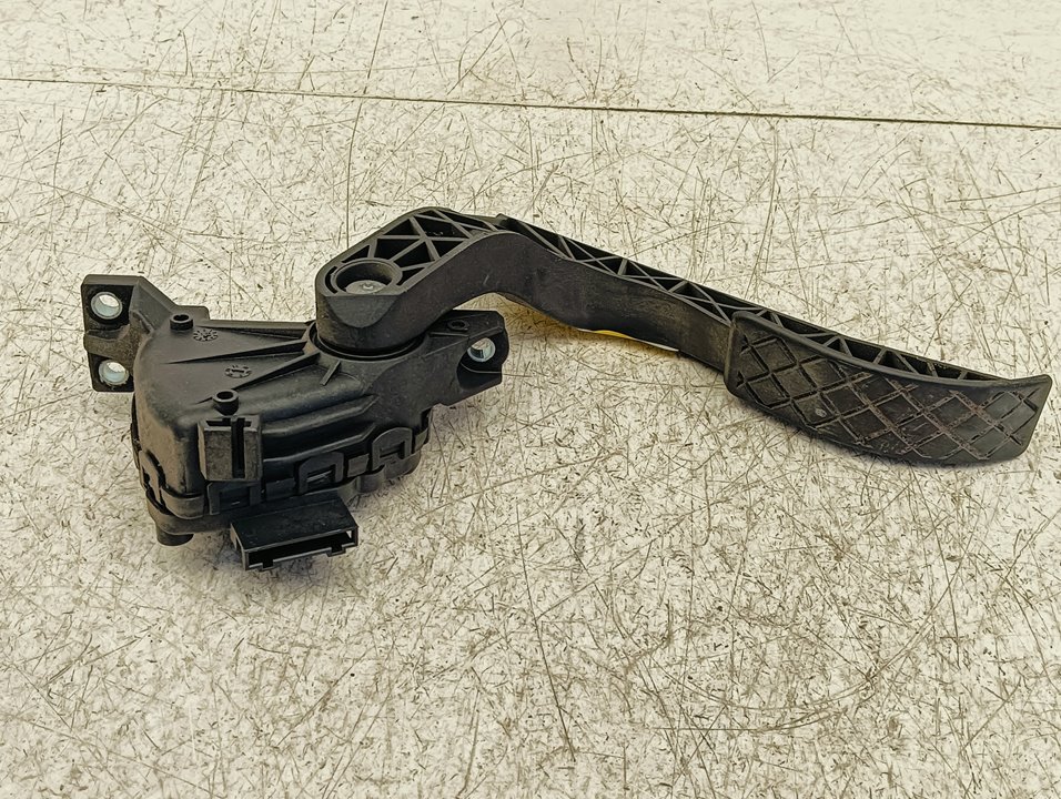 Pedal acelerador Audi A4 (8E)