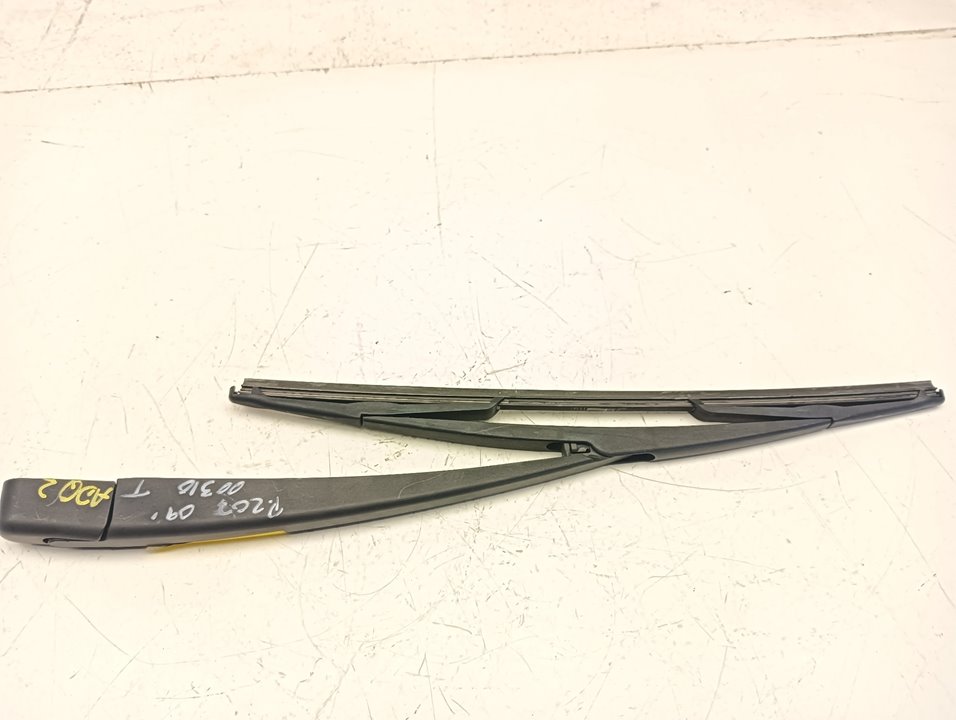 Brazo limpia Peugeot 207