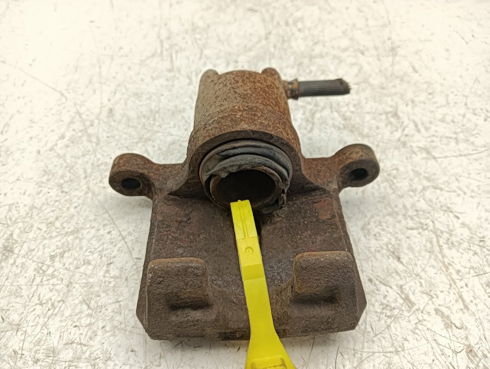 Pinza de freno Mitsubishi Montero (V60/V70)