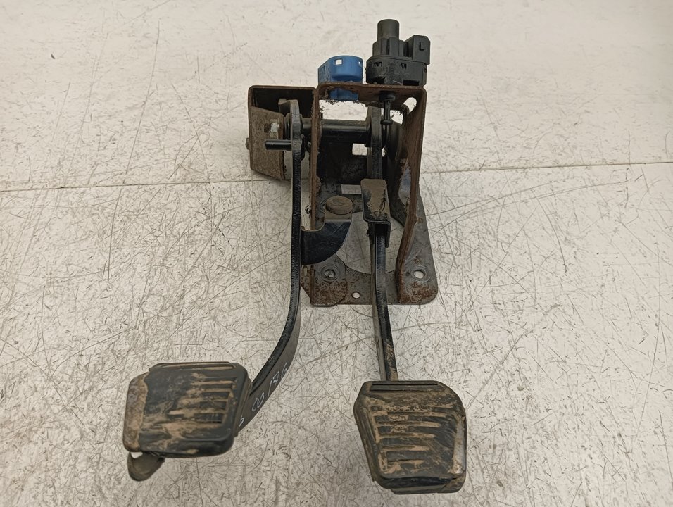 Pedal embrague Ford Focus (CAK)