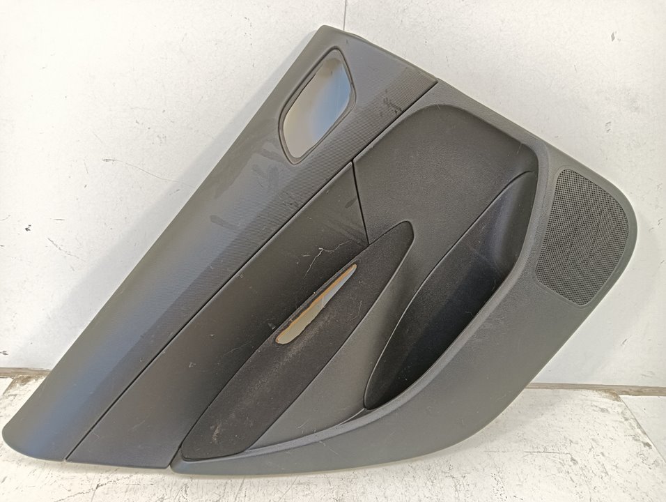 Guarnecido puerta trasera izquierda Peugeot 308, foto 1 de 3