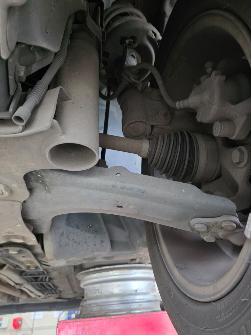 Brazo suspensión Renault Megane III