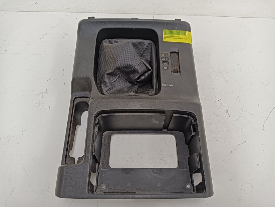 Guarnecidos palanca cambio Mitsubishi Montero (V60/V70), foto 1 de 2