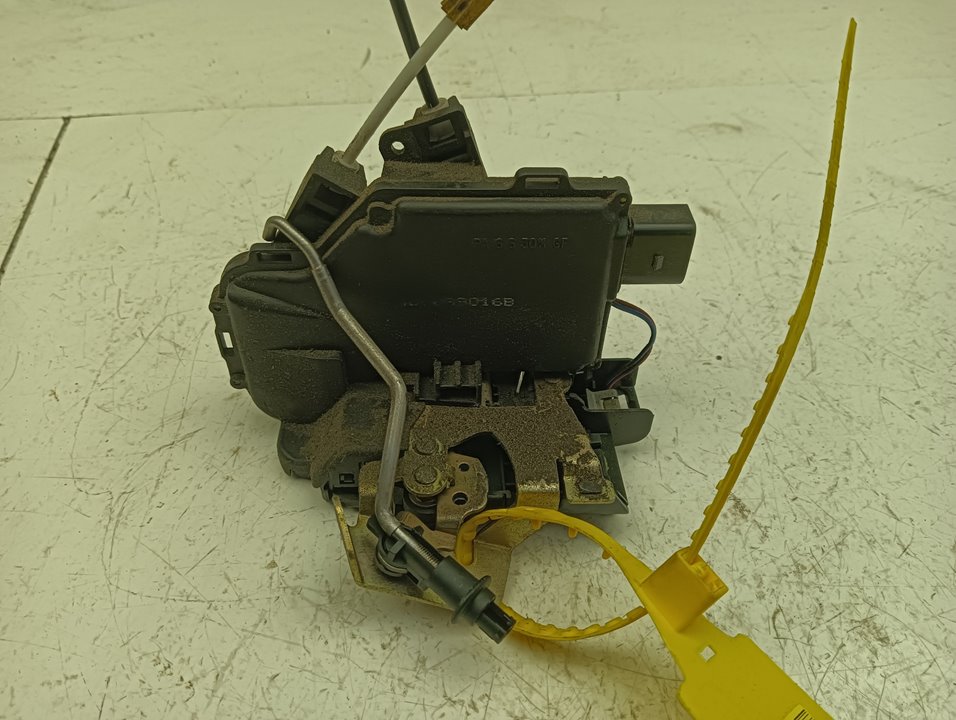 Cerradura puerta Audi A6 (4B2)