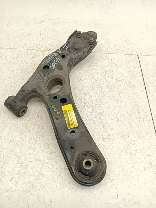 Brazo suspensión Toyota Verso (AUR2/ZGR2)