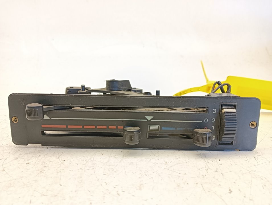 Mando calefacción / aire acondicionado Renault R 18 *